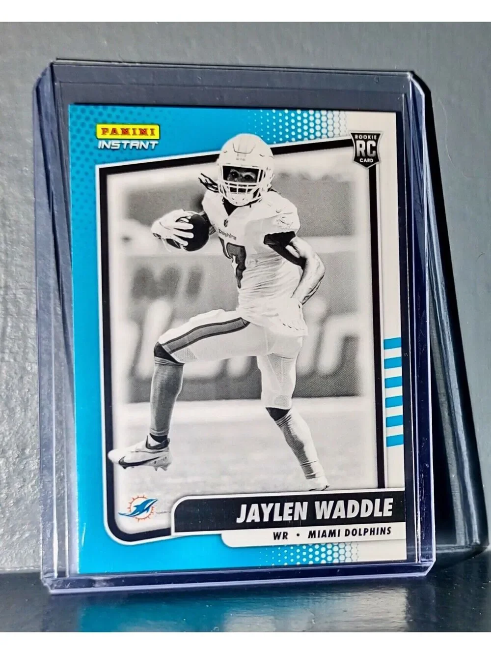 Jaylen Waddle 2021 Panini NFL Black and White Rookies #6 Card 1/2728